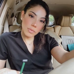 Meet your Posher, Yessenia